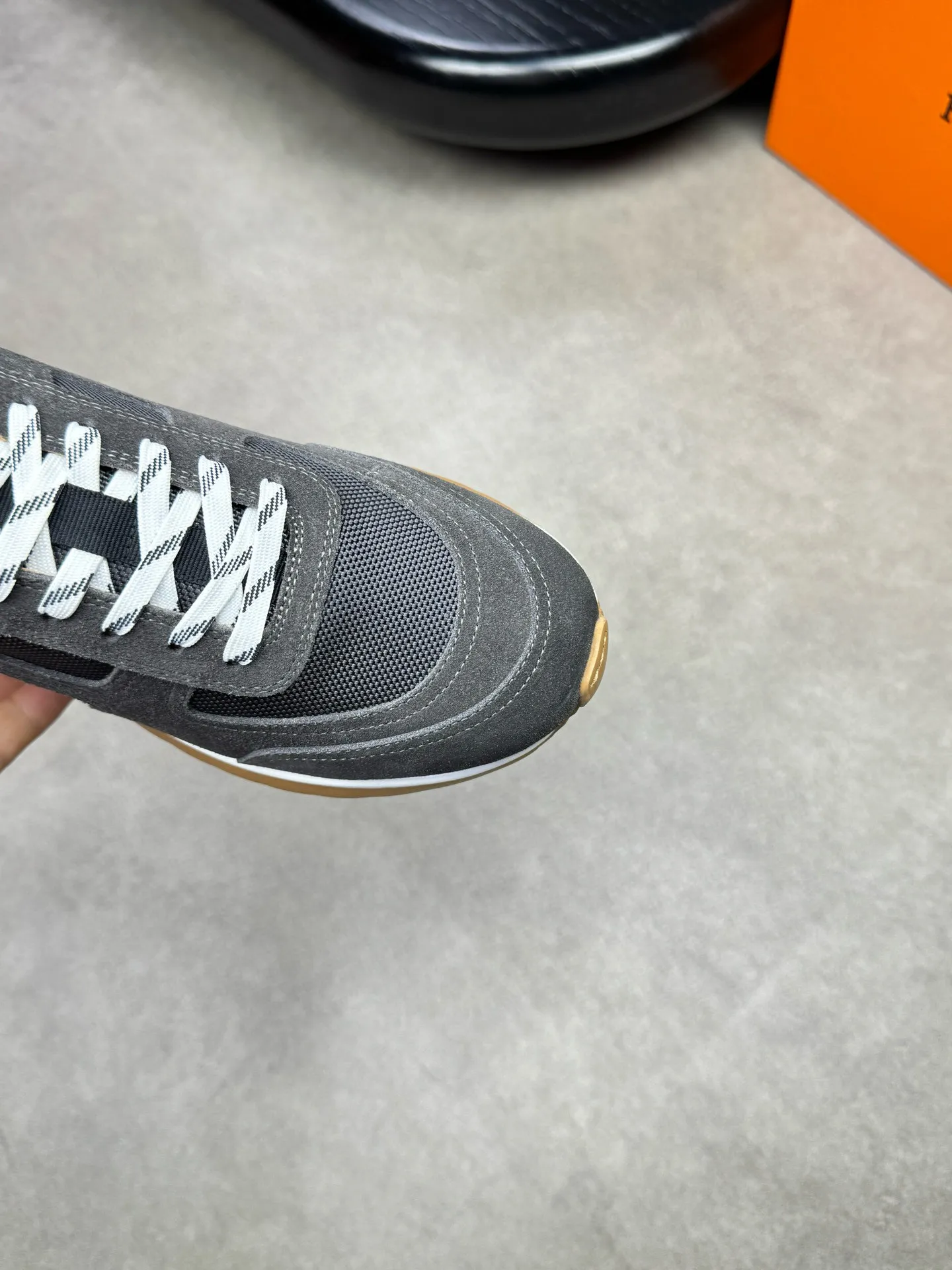 [HERMES] Hermès men's shoes 💰680💰 - high-end quality original items 🔍🔍🔍 casual sports shoes - upper: 🔝 suede environmentally friendly leather, brand high mercerized canvas body with forged ´H´ totem, tongue webbing injection molded brand logo - lining: brand canvas, foot pads; water-dyed cowhide -Outsole: ultra-light T men's shoes 💰U foam; two-color molded outsole -Ultra-high quality control, fine workmanship: highlighted (high-end, extravagance, grade) -Size: 39-44 (38, 45, can be customized)